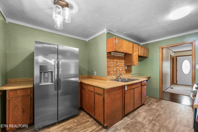 5013 Ridgemont Drive, Knoxville, TN 37918