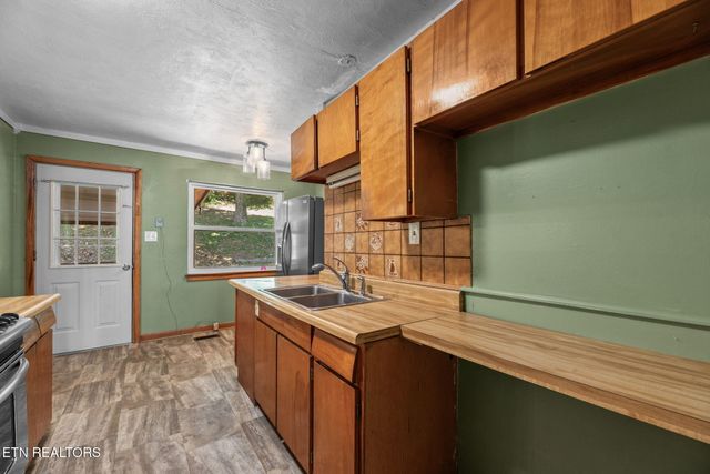 5013 Ridgemont Drive, Knoxville, TN 37918