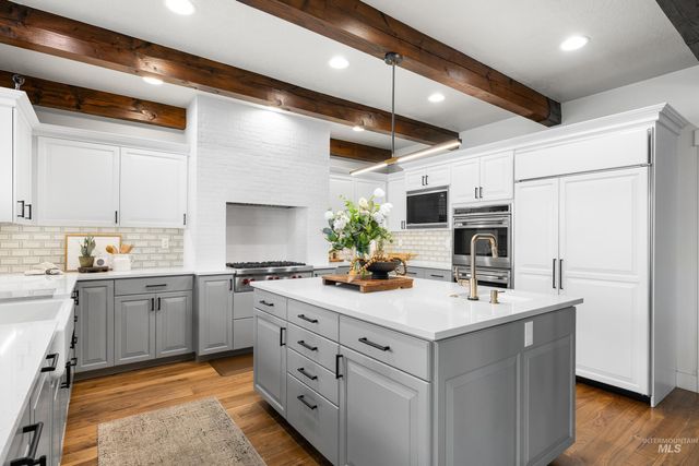 1166 E Rivers End Dr, Eagle, ID 83616