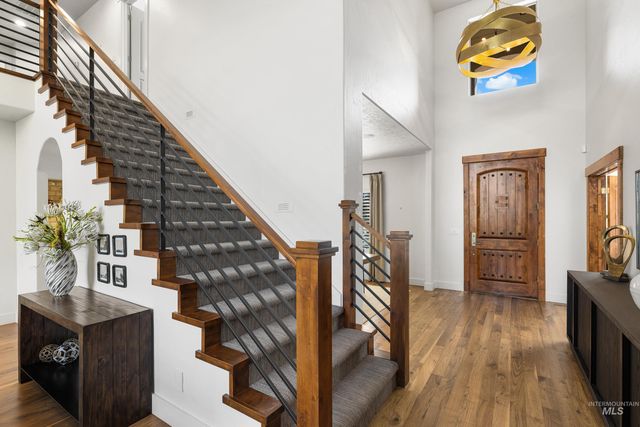 1166 E Rivers End Dr, Eagle, ID 83616