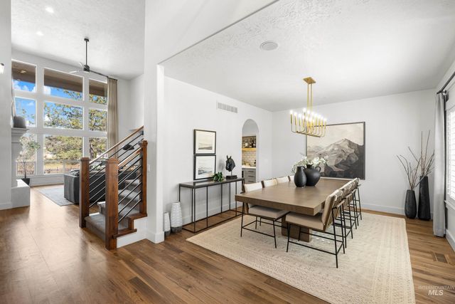 1166 E Rivers End Dr, Eagle, ID 83616