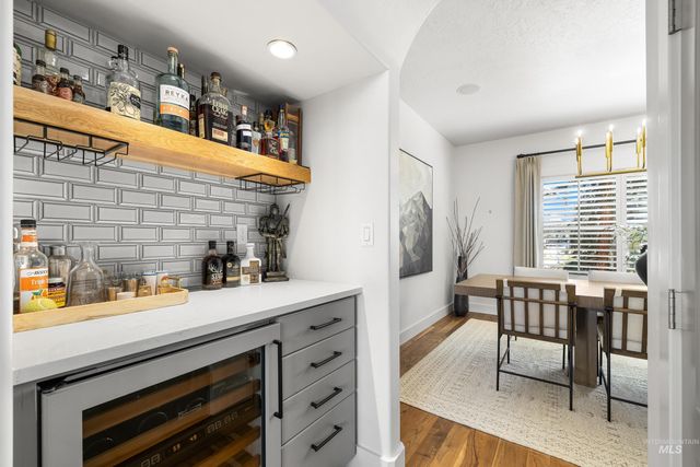 1166 E Rivers End Dr, Eagle, ID 83616