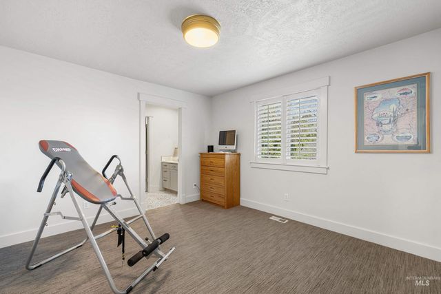 1166 E Rivers End Dr, Eagle, ID 83616