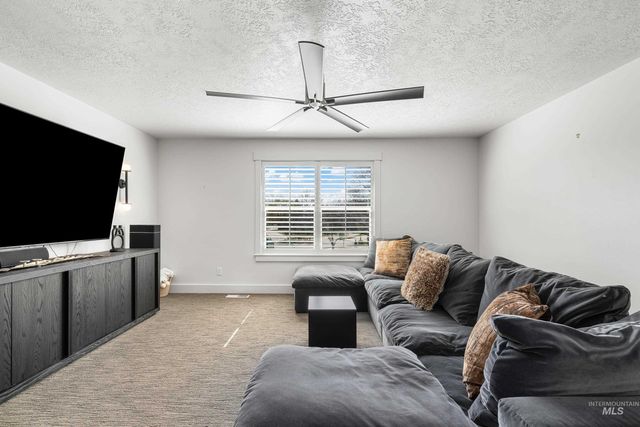 1166 E Rivers End Dr, Eagle, ID 83616