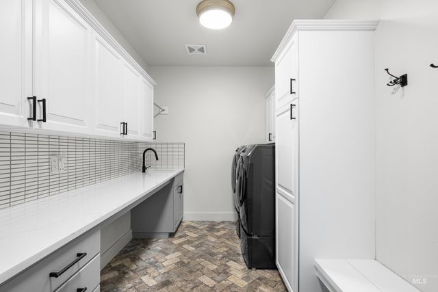 1166 E Rivers End Dr, Eagle, ID 83616