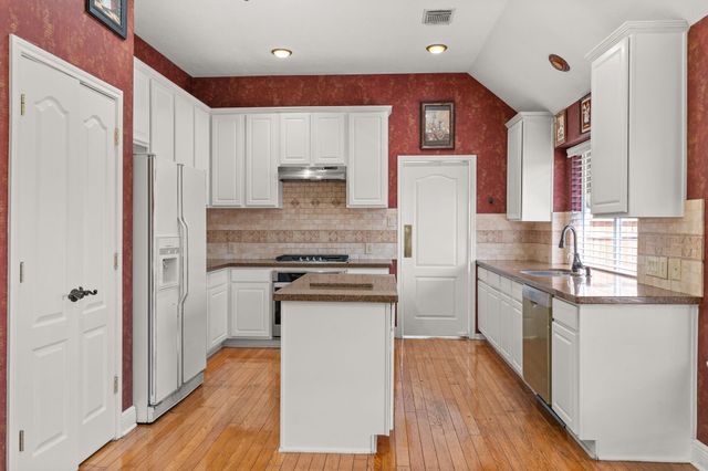 4503 Summer Lakes, Sugar Land, TX 77479