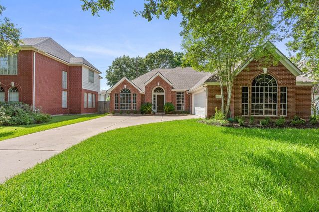 4503 Summer Lakes, Sugar Land, TX 77479