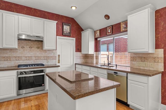 4503 Summer Lakes, Sugar Land, TX 77479