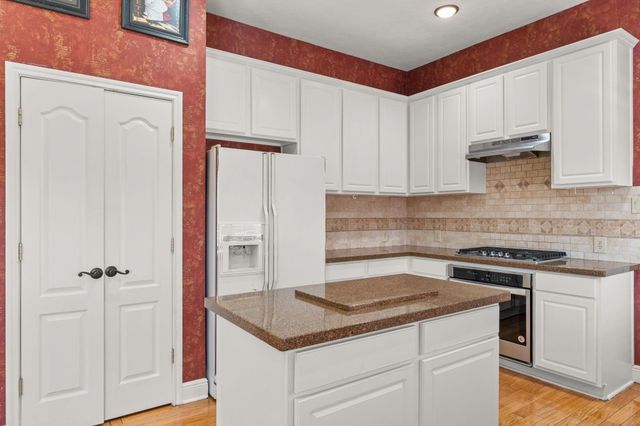 4503 Summer Lakes, Sugar Land, TX 77479