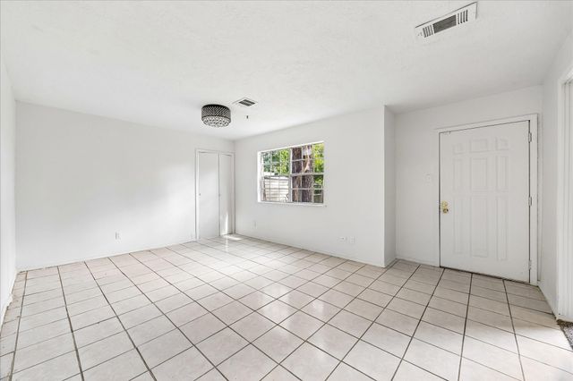 7714 Sterlingshire Street, Houston, TX 77016