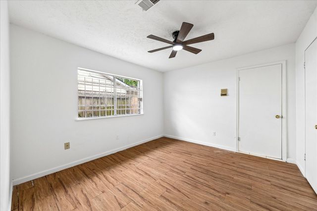 7714 Sterlingshire Street, Houston, TX 77016