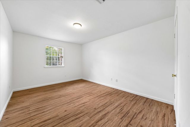 7714 Sterlingshire Street, Houston, TX 77016