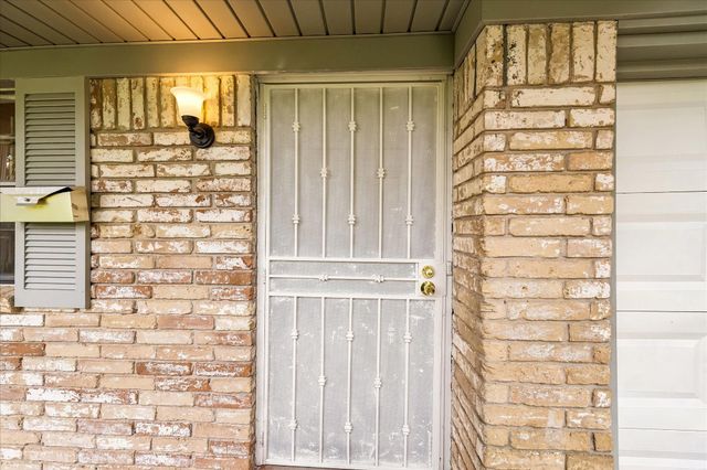 7714 Sterlingshire Street, Houston, TX 77016