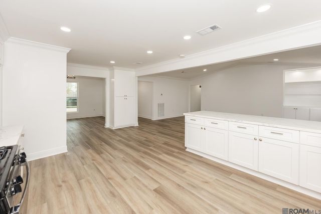 4930 Shadeland Dr, Baton Rouge, LA 70816