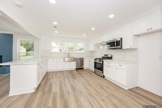 4930 Shadeland Dr, Baton Rouge, LA 70816