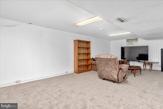 10602 OAKTREE CIR, Williamsport, MD 21795