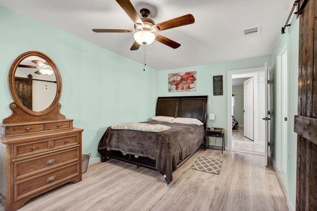232 Campbell ST, Seguin, TX 78155