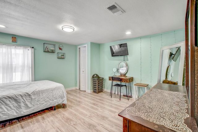 232 Campbell ST, Seguin, TX 78155