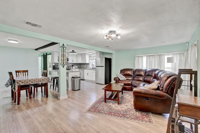232 Campbell ST, Seguin, TX 78155