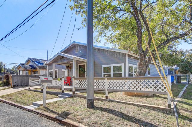 232 Campbell ST, Seguin, TX 78155