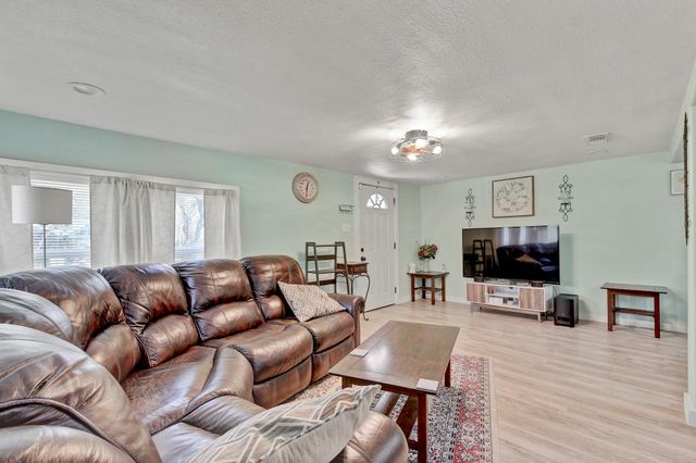 232 Campbell ST, Seguin, TX 78155