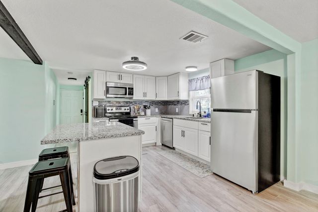 232 Campbell ST, Seguin, TX 78155