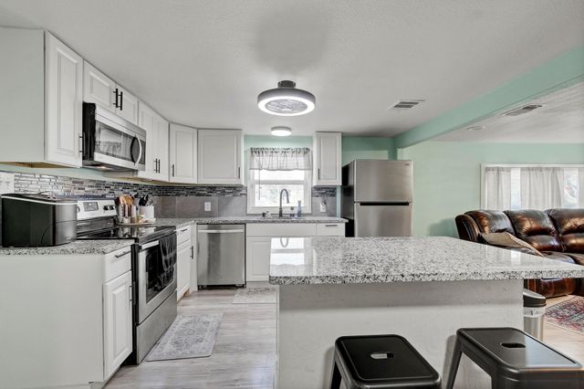 232 Campbell ST, Seguin, TX 78155