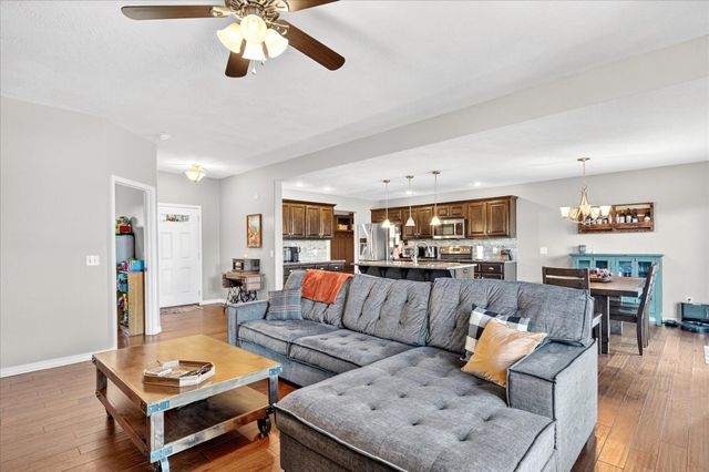 1926 N Brookhollow Drive, Nixa, MO 65714