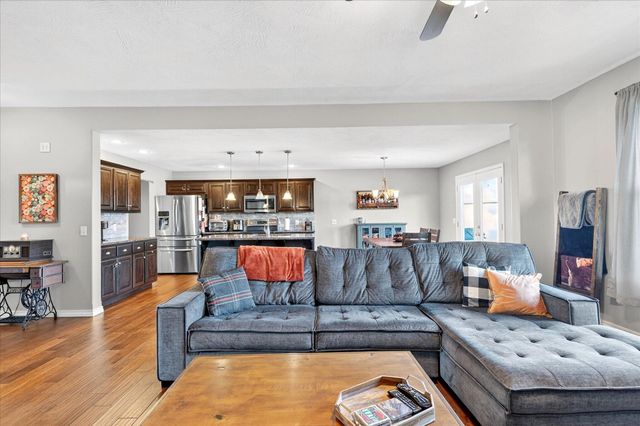 1926 N Brookhollow Drive, Nixa, MO 65714