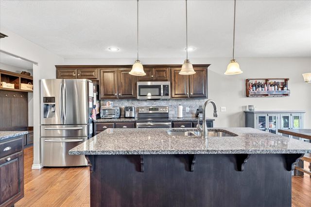 1926 N Brookhollow Drive, Nixa, MO 65714