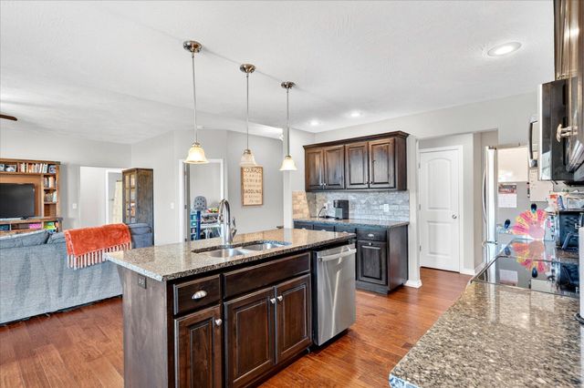 1926 N Brookhollow Drive, Nixa, MO 65714