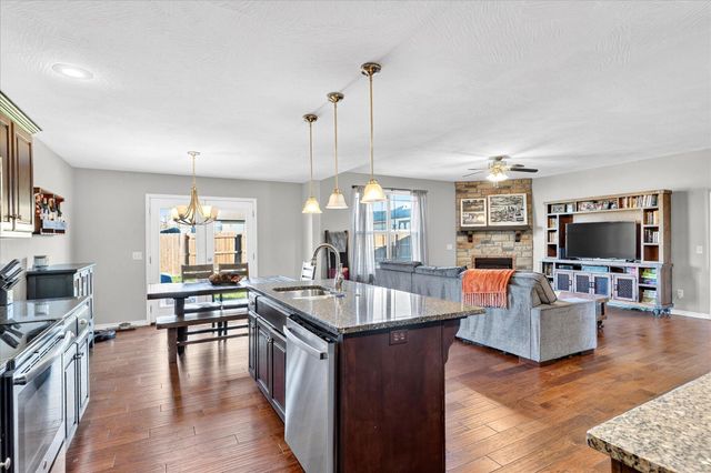 1926 N Brookhollow Drive, Nixa, MO 65714