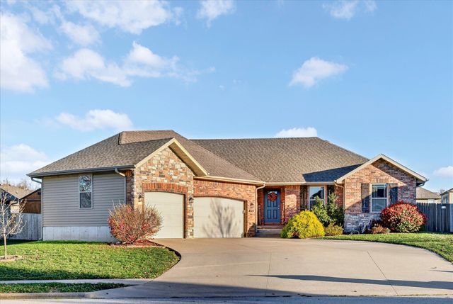1926 N Brookhollow Drive, Nixa, MO 65714