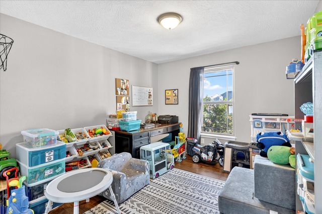 1926 N Brookhollow Drive, Nixa, MO 65714