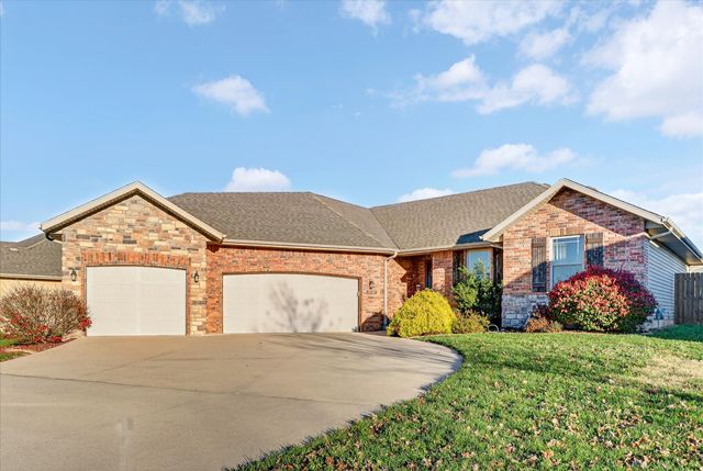 1926 N Brookhollow Drive, Nixa, MO 65714