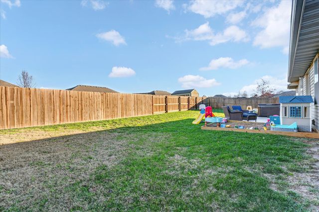 1926 N Brookhollow Drive, Nixa, MO 65714