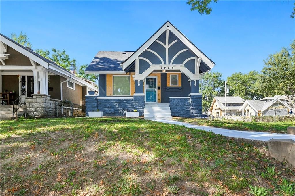 4200 Agnes Avenue, Kansas City, MO 64130