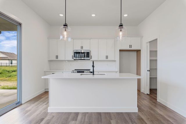 2360 N FEDERAL DR, Columbia, MO 65202