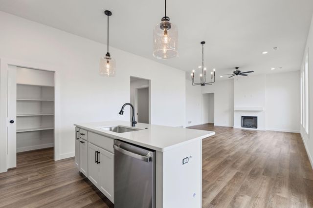 2360 N FEDERAL DR, Columbia, MO 65202