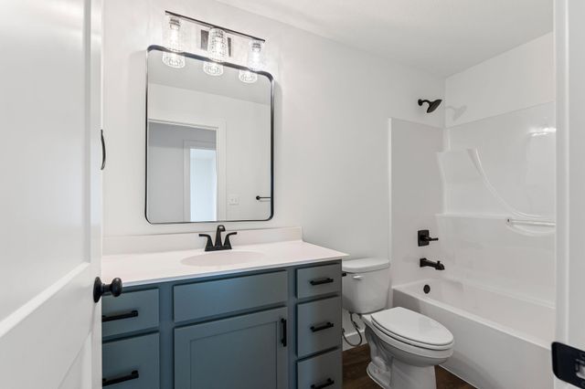 2360 N FEDERAL DR, Columbia, MO 65202