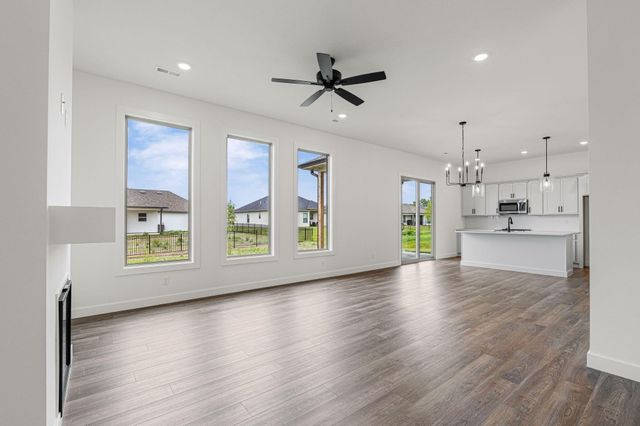 2360 N FEDERAL DR, Columbia, MO 65202