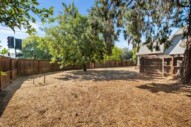 2905 Garfield Avenue, Carmichael, CA 95608