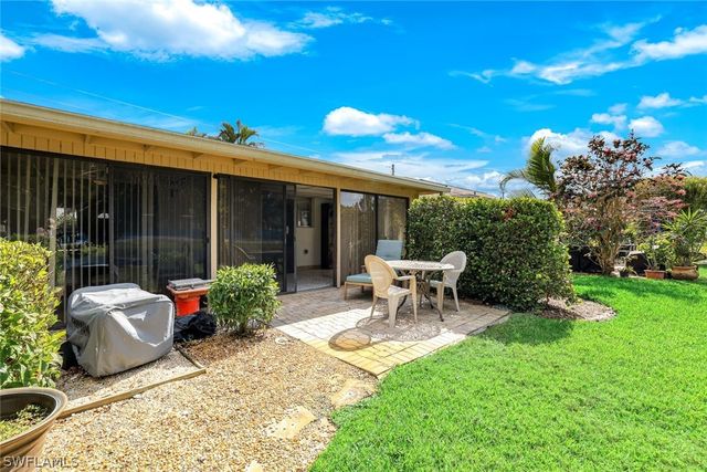 561 Palm View DR 16, Naples, FL 34110