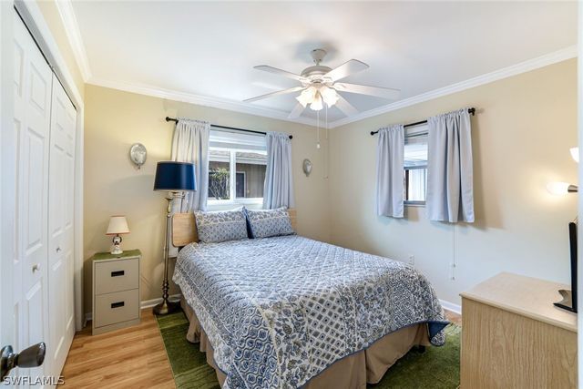 561 Palm View DR 16, Naples, FL 34110