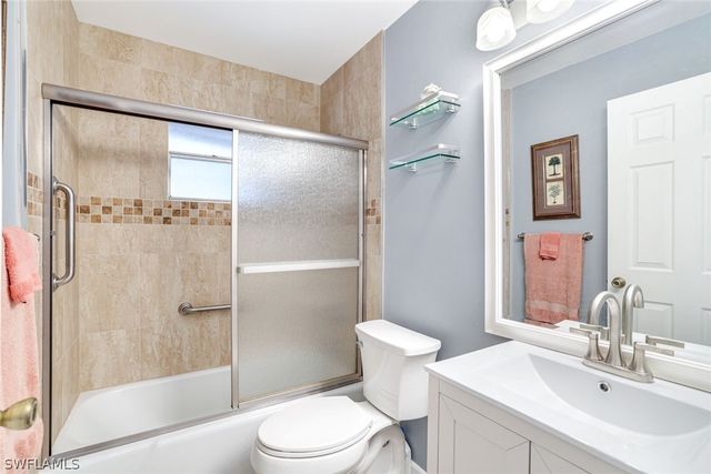 561 Palm View DR 16, Naples, FL 34110