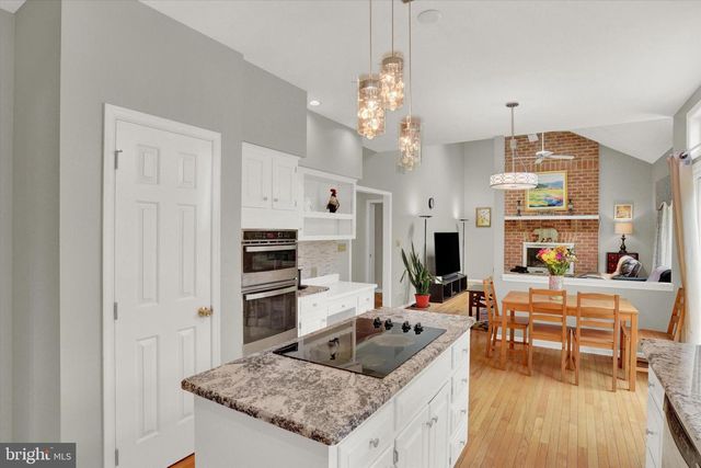 2405 W BAYBERRY DR, Harrisburg, PA 17112