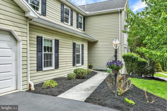 2405 W BAYBERRY DR, Harrisburg, PA 17112
