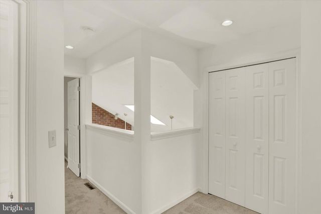 2405 W BAYBERRY DR, Harrisburg, PA 17112