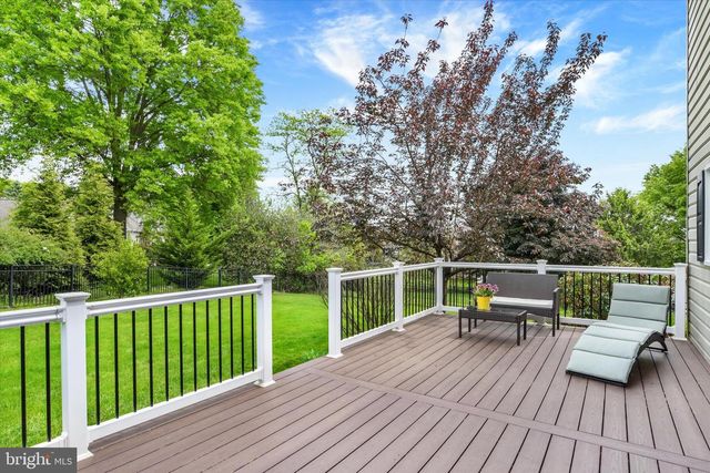 2405 W BAYBERRY DR, Harrisburg, PA 17112