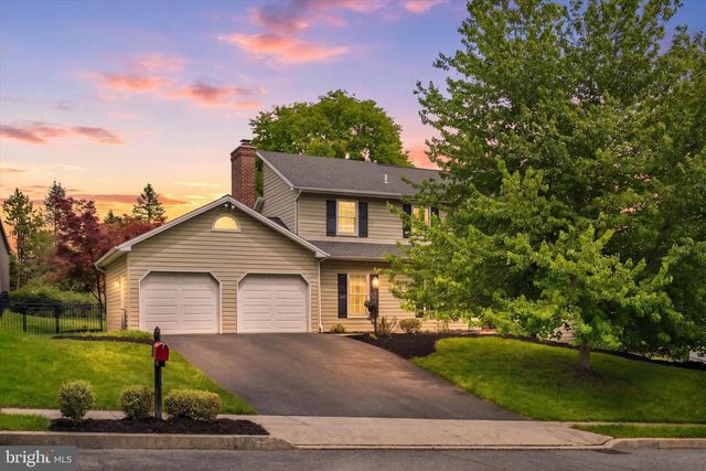 2405 W BAYBERRY DR, Harrisburg, PA 17112
